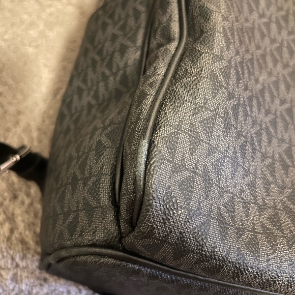 MICHAEL KORS SIGNATURE LOGO BLACK ON BLACK BACKPACK SILVER DETAILS FAUX LEATHER - Picture 11 of 13